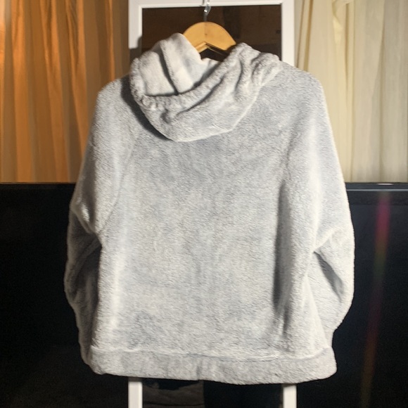 Fleecy soft sweater with front pouch pocket. Gray very comfortable. - Picture 2 of 2